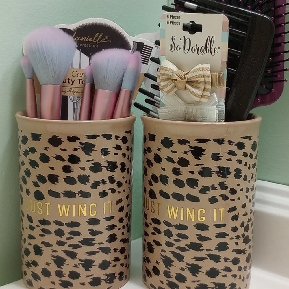 New Ceramic Beauty Tool Holder